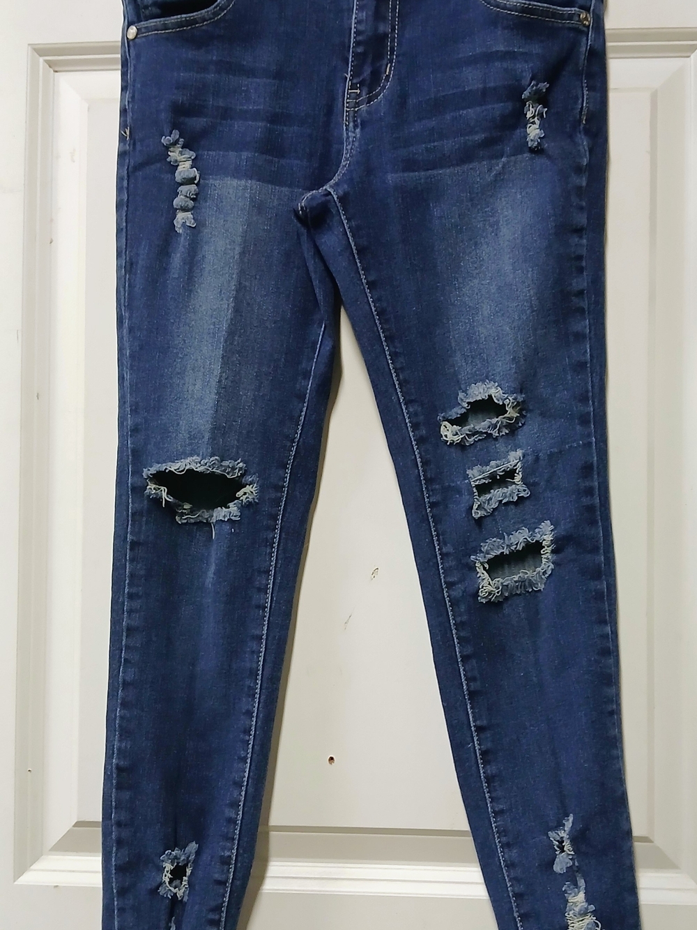 Women's Distressed Skinny Jeans - Dark Blue